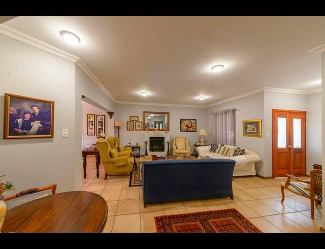 4 BEDROOM HOUSE FOR SALE IN FAERIE GLEN